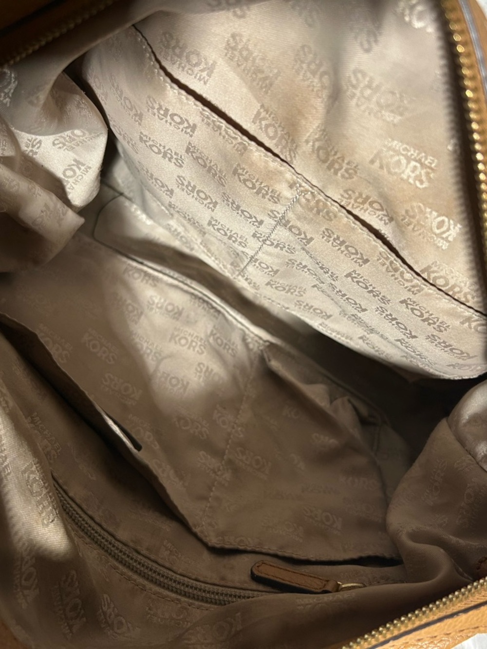 Michael Kors Tan Leather Shoulder Bag with Gold MK Medallion - Picture 6 of 15